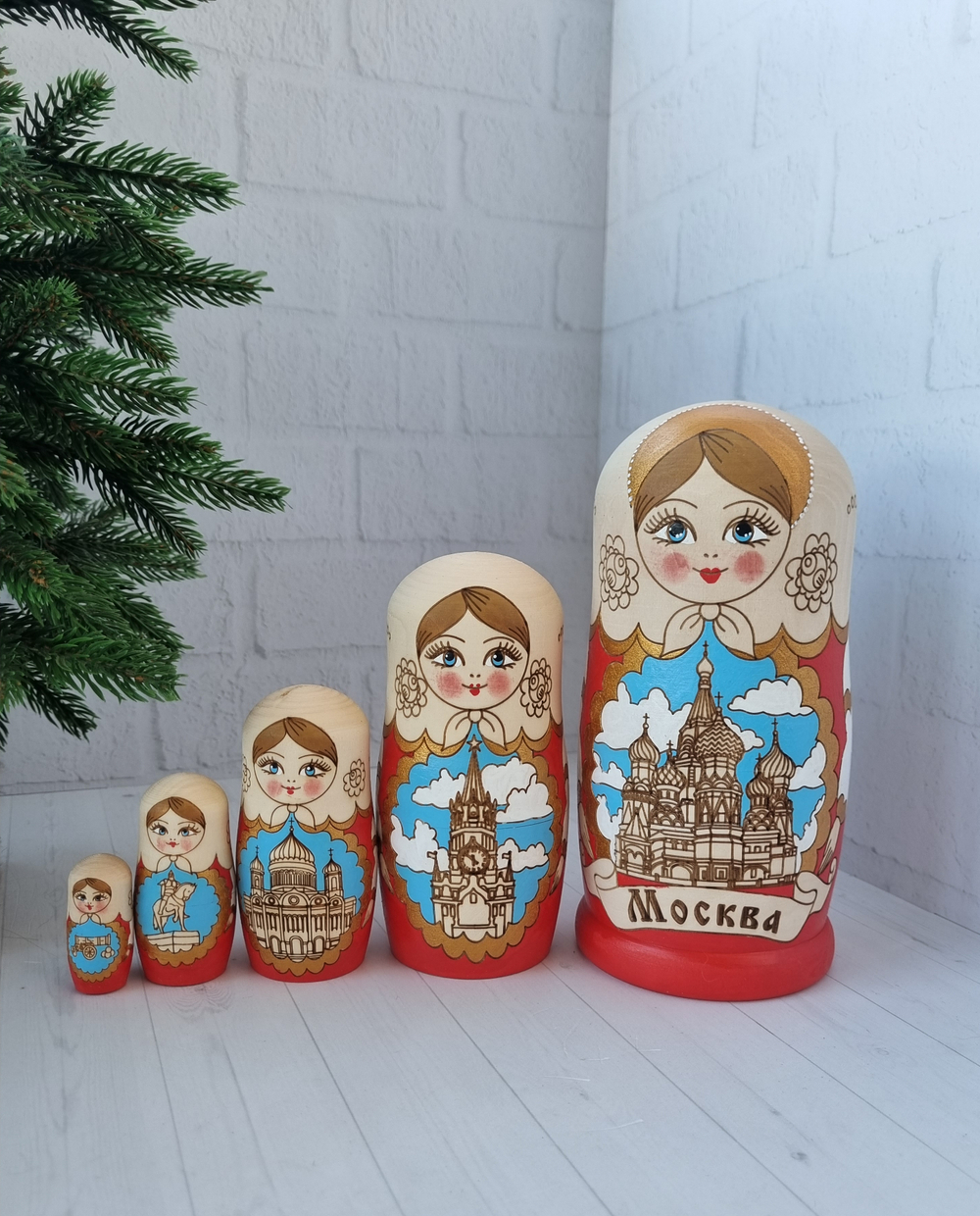 Матрешка Москва жжёнка 5 мест 18см