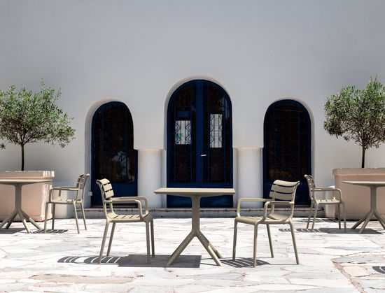 Кресло пластиковое Paris