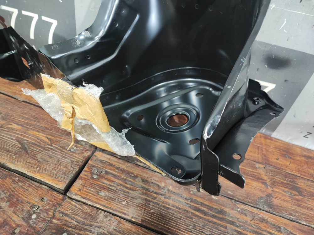 Стакан передний левый Nissan X-Trail 3 (T32) 13-23 Новое Оригинал  641204CB0B