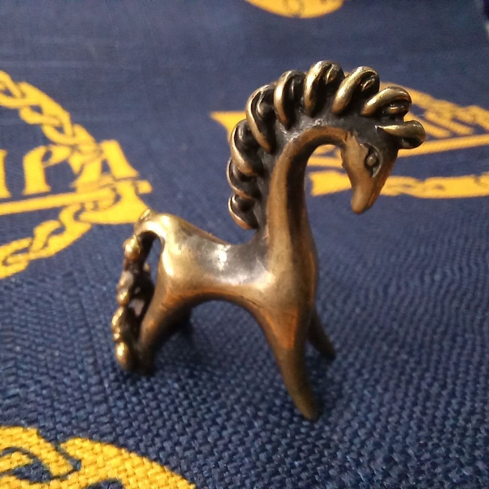 Статуэтка. Лошадка