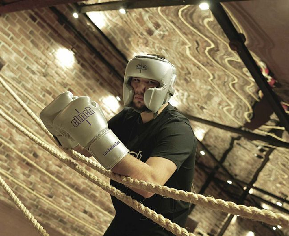 Шлем боксерский Clinch Undefeated Russian Team серебристый C162RT