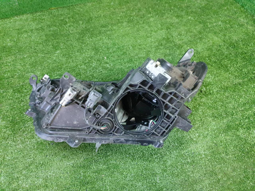 Битая Фара правая Toyota RAV4 4 CA40 (2015-2019) LED