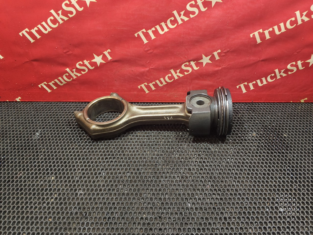 Поршень с шатуном