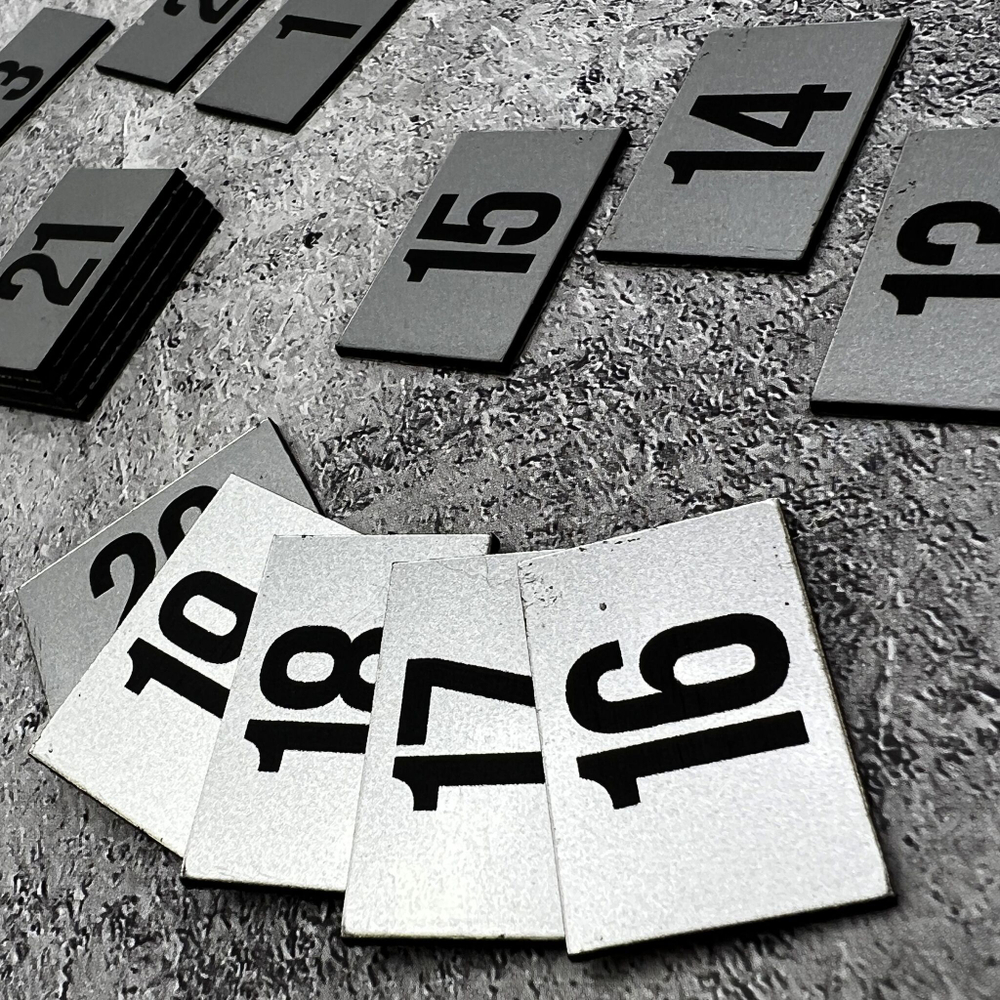 Нумерация для гардероба, наклейка на вешалки, 2х3 см