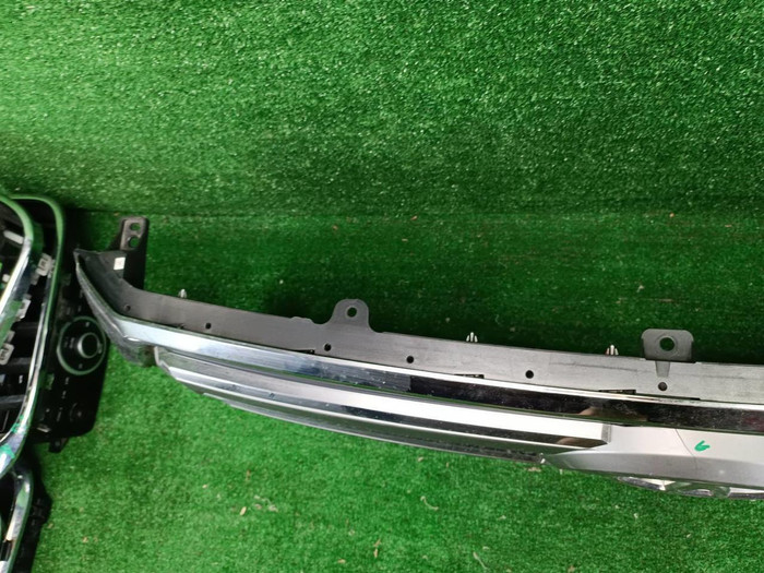 Решетка радиатора Toyota Land Cruiser 200 (2015-2021)