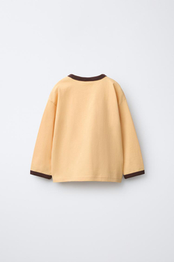 ZARA ОДНОТОННАЯ ФУТБОЛКА С КОНТРАСТНЫМИ КАНТАМИ НА ВОРОТНИКЕ, ВАНИЛЬНЫЙ