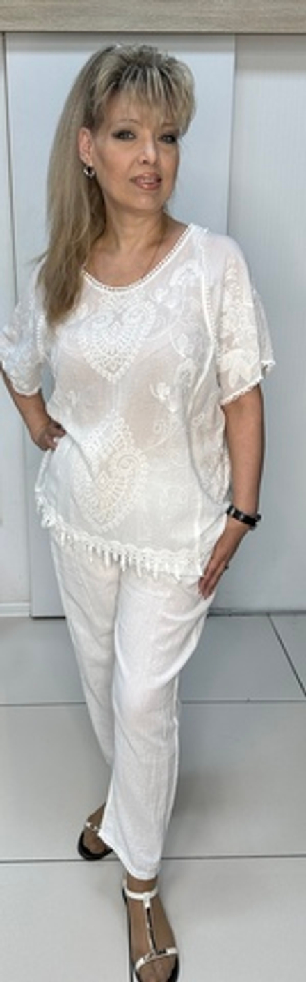 Белый нарядный ажурный блузон