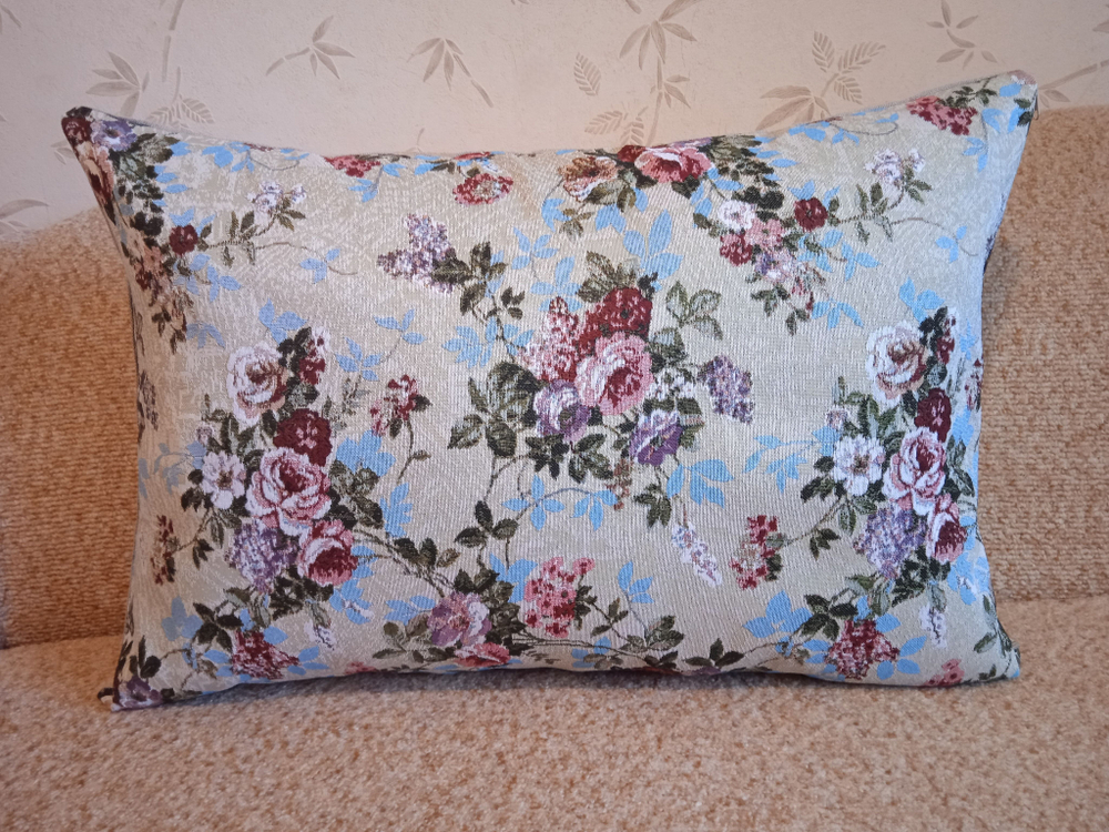 Декоративная гобеленовая наволочка для интерьерной подушки Дивный сад 68х47