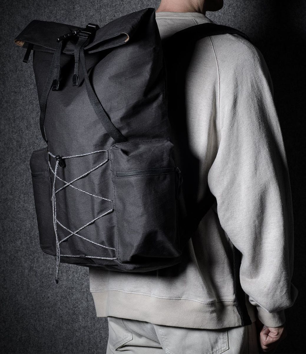 Hard Graft Roll-Top Black Charcoal — рюкзак для путешествий