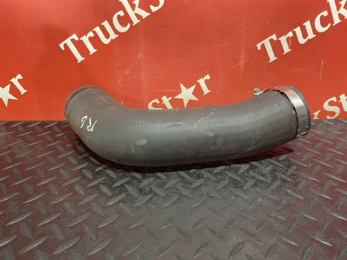 Патрубок системы охлаждения