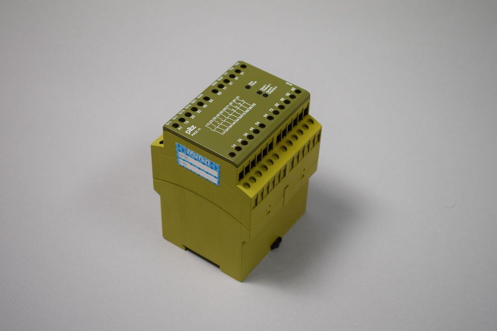 PILZ PNOZ 10 6S / 4Ö