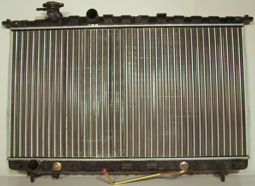 Радиатор охлаждения Kia Magentis 1