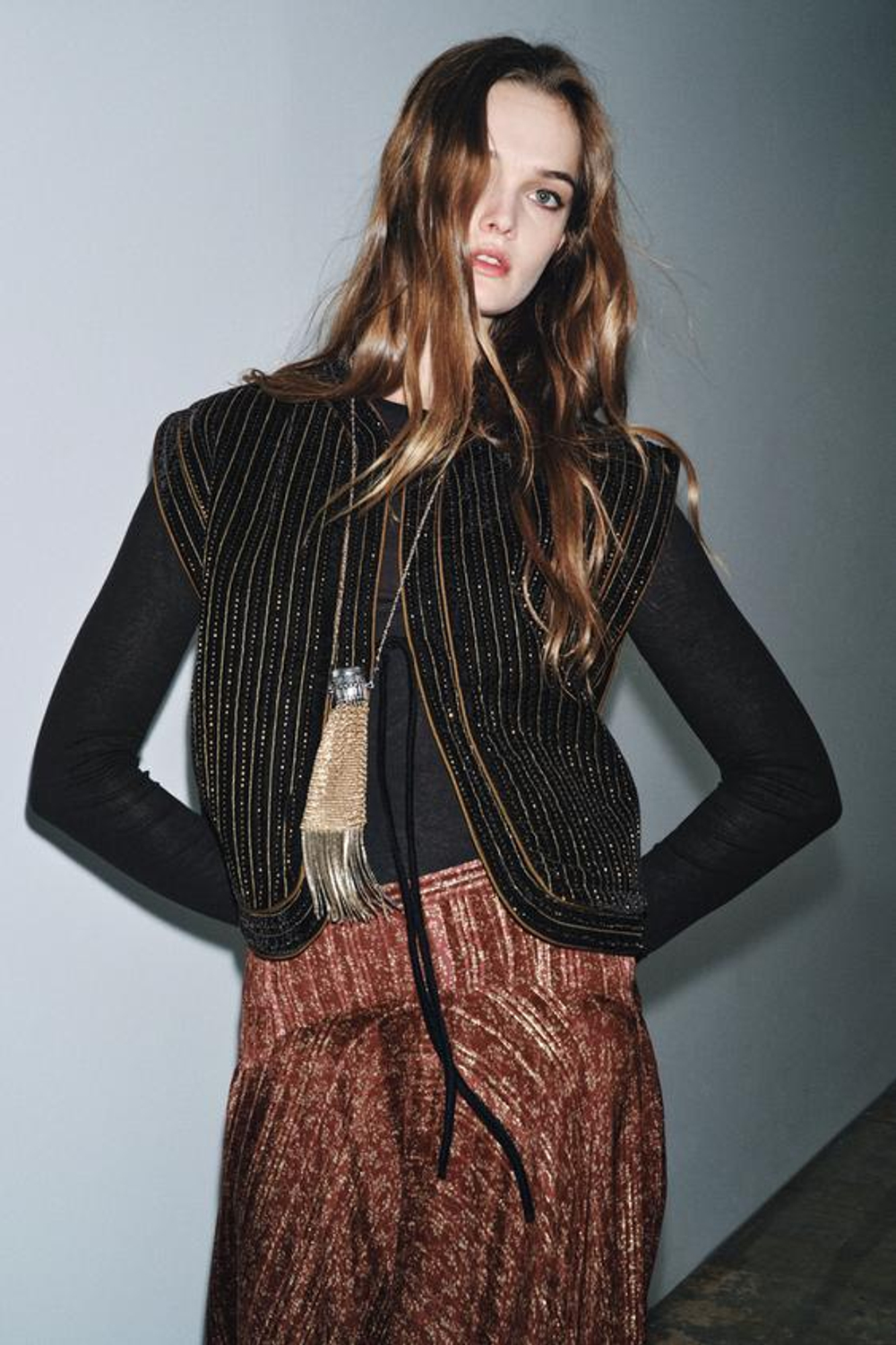 ZARA СТЕГАНЫЙ БАРХАТНЫЙ ЖИЛЕТ ZW COLLECTION LIMITED EDITION, ЧЕРНЫЙ