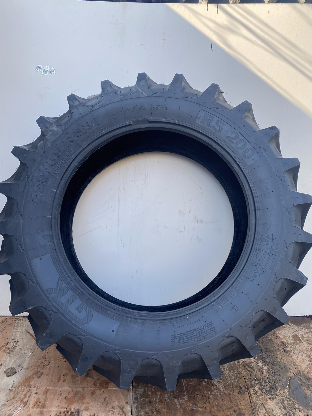 Сельскохозяйственная шина 650/65 R42 RS200 TL 165/168