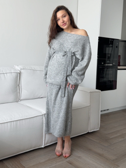 Комплект вязаный, пушистый, длинная юбка и свитер с шарфиком