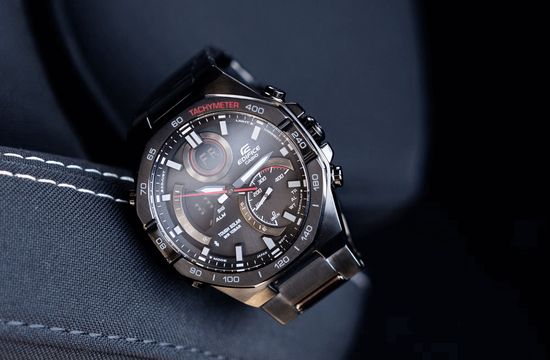 Мужские часы японского бренда Casio модель Edifice ECB-950DC-1A