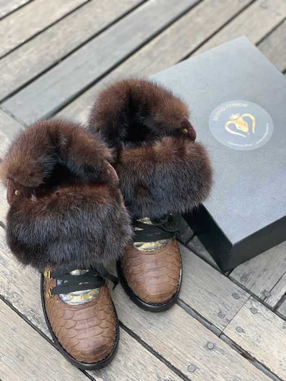 Ботинки из кожи питона декорированные мехом норки SH-132