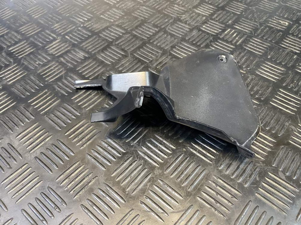 Пластик внутренний правый Yamaha FJR1300A RP13A 2010 3P6-2837M-00