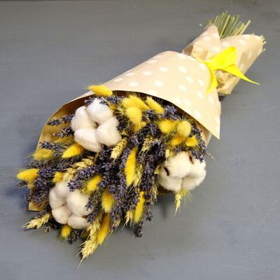 Букет сухоцветов из хлопка, лаванды, пшеницы и желтого лагуруса 35х20 см