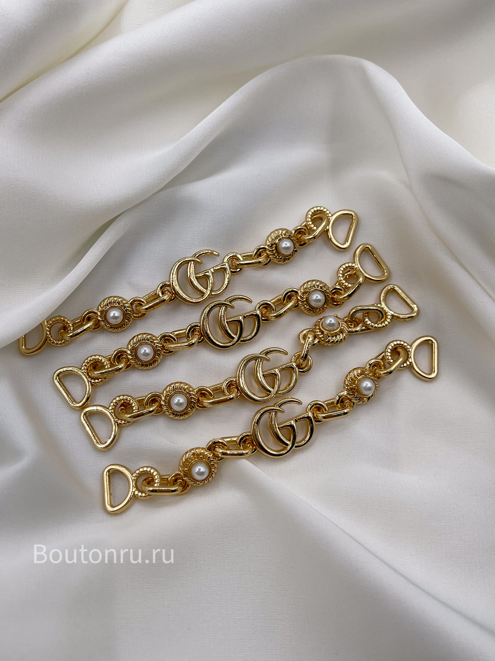 Декоративная цепочка Гучч. в золотистом металле с жемчугом 9,5 см