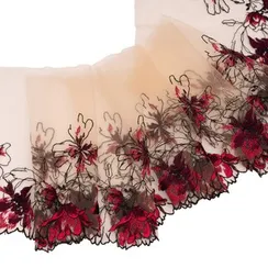 Вышивка на сетке бежевая/слива (левая) 14 см