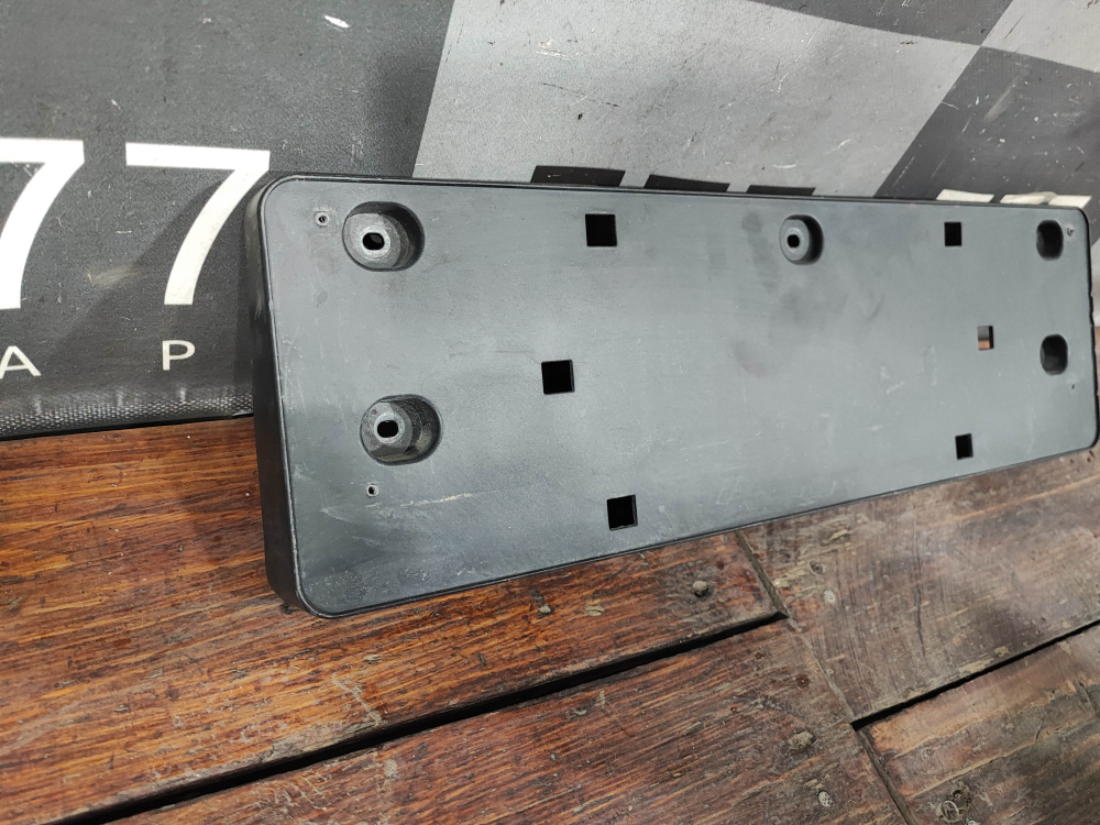 Накладка переднего бампера Площадка гос. номера Voyah Free 21-нв Б/У Оригинал H97A2803011A