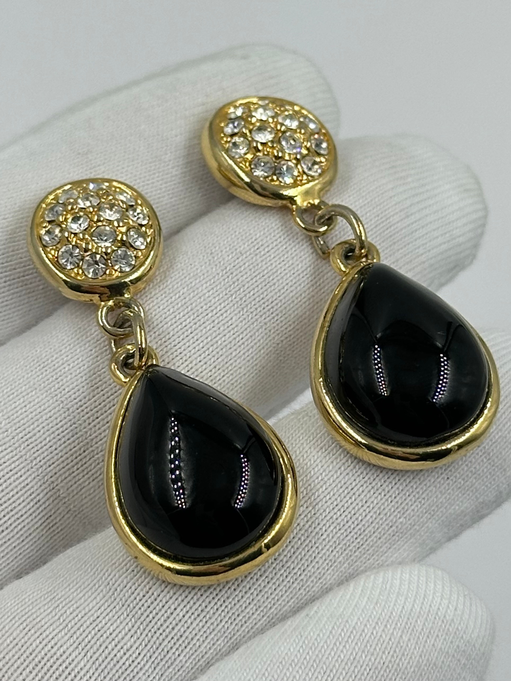 Серьги с чёрными вставками и кристаллами