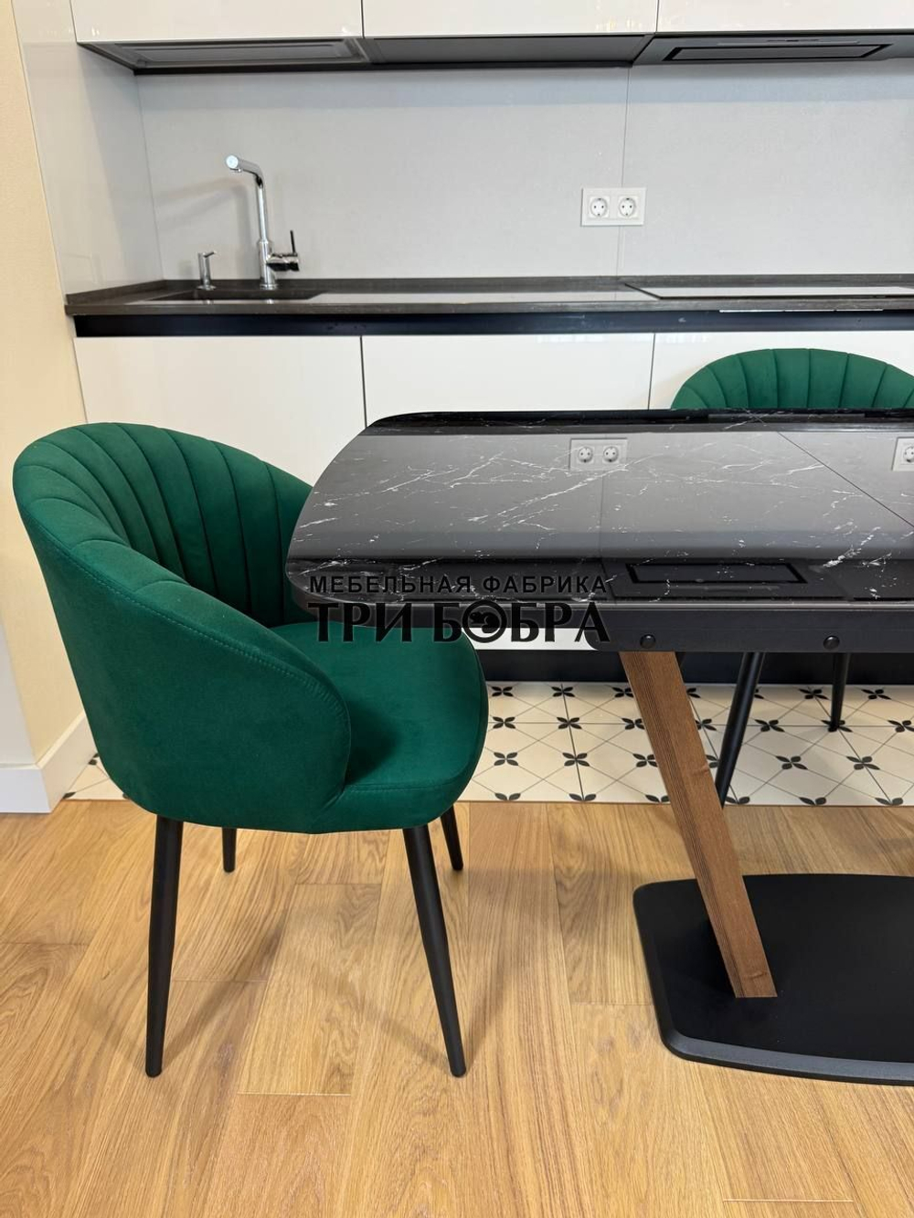 Кухонный раскладной стол "Прадо" черный мрамор и 4 стула Палермо