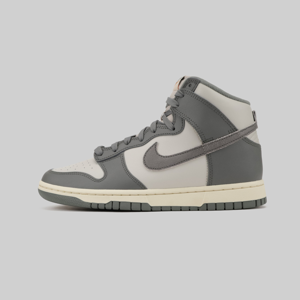 Кроссовки Nike Dunk High Vintage Light Bone Grey - купить в магазине Dice с бесплатной доставкой по России