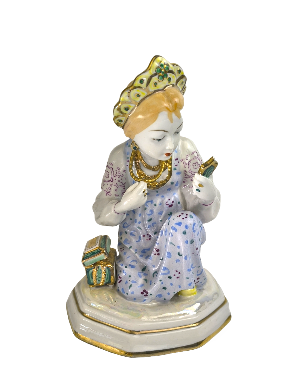 Фарфоровая статуэтка "Малахитовая шкатулка" ЛЗФИ