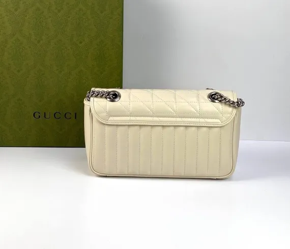 Сумка на плечо Gucci GG Marmont маленького размера белый