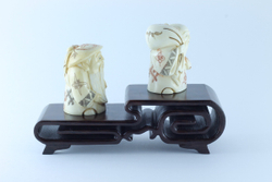 Сет нэцкэ 2 монаха на подставке