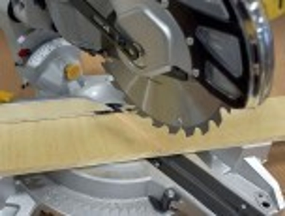 Пила торцовочная сетевая КОРВЕТ 8-310С 90081