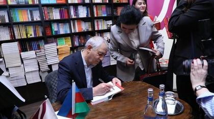 “İdeyalar əlkimyası”: Professor Hamlet İsaxanlının kitabları təqdim olundu