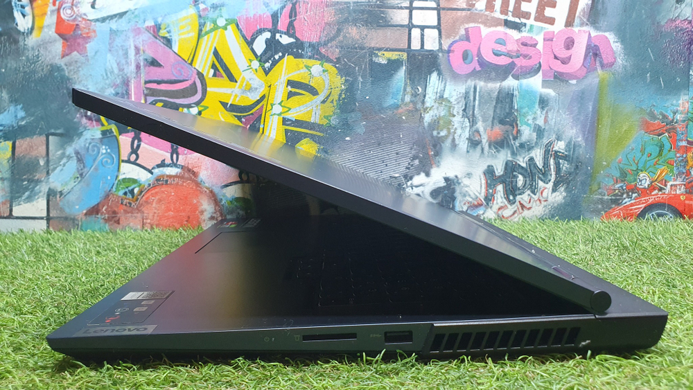 Игровой Lenovo 17.3" Ryzen 5/8Gb/RTX 3050 /144Hz