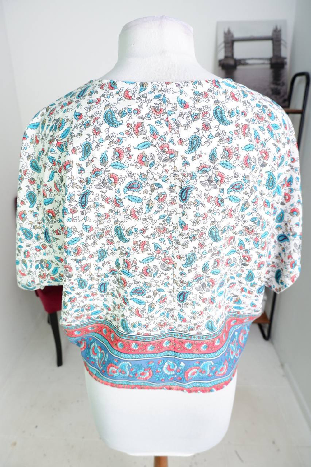 Блузка Твое лаконичная, визуально на 46/48 размер