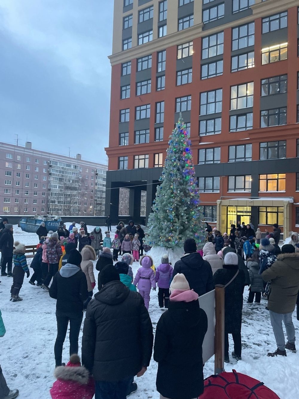 Уличная елка ствольная "Альпийская изумрудная" (пвх бело-зелёная) от 3 до 22 м