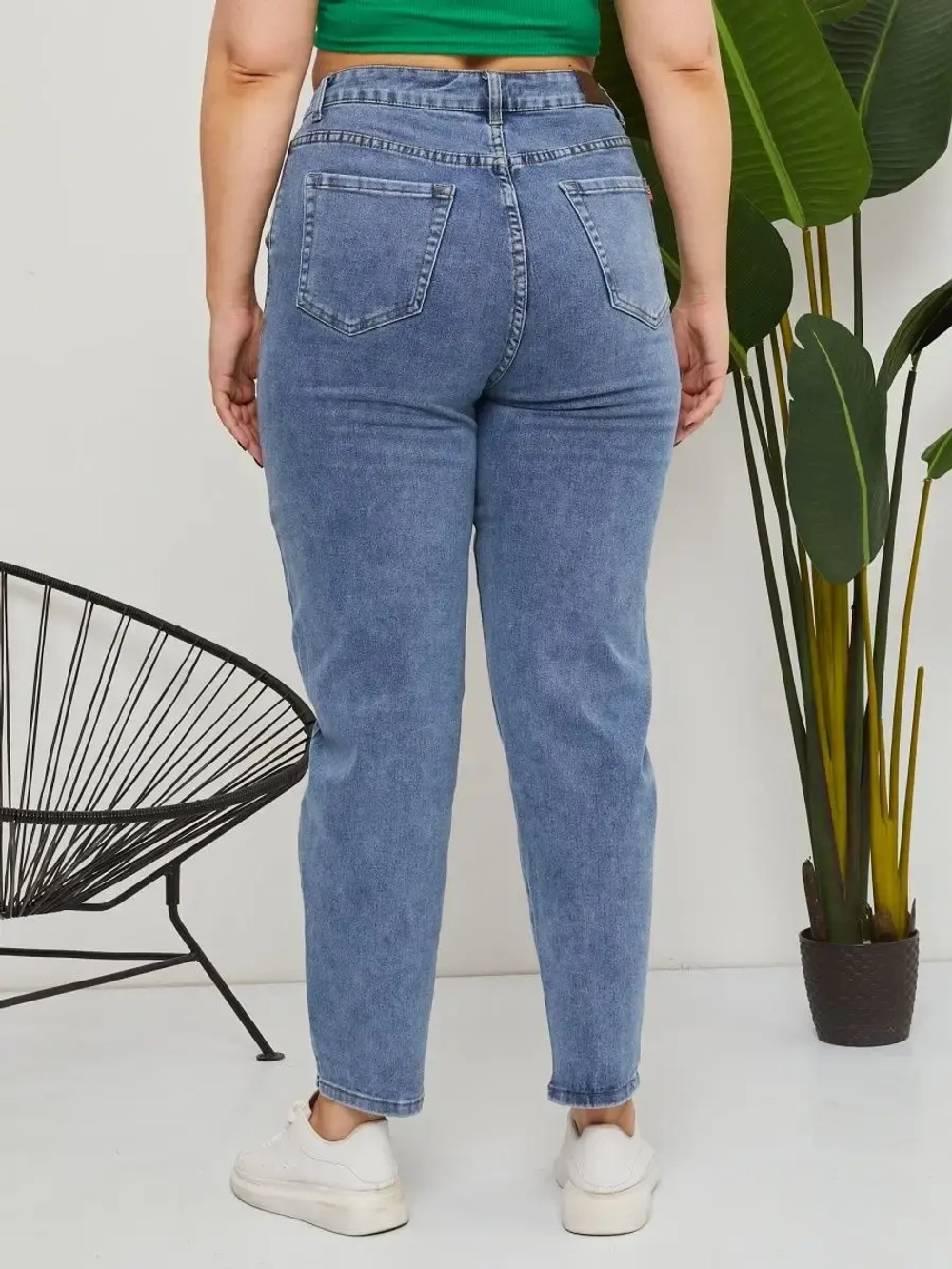 Джинсы с высокой посадкой мом фит бананы