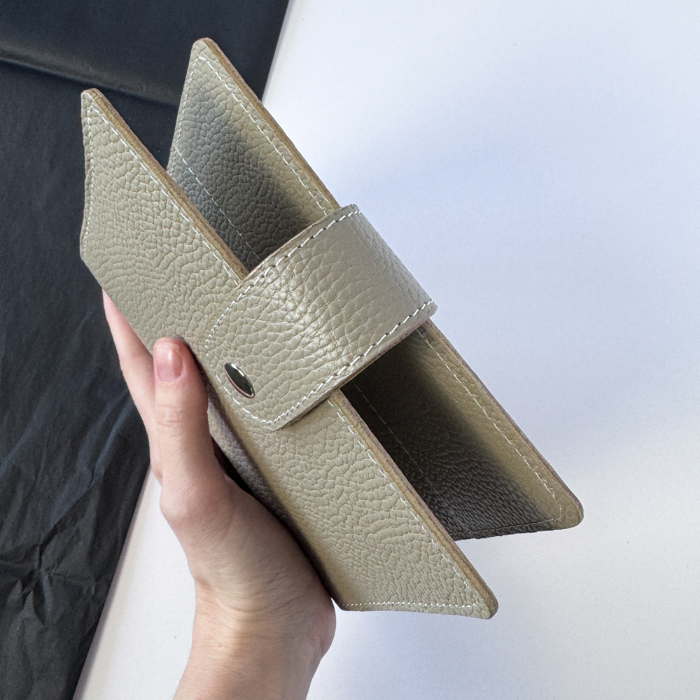 Обложка А6 на хлястике (2 кольца)