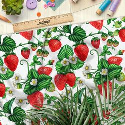 Ткань блэкаут спелая клубника на белом фоне