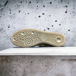 Adidas Spezial • Bone