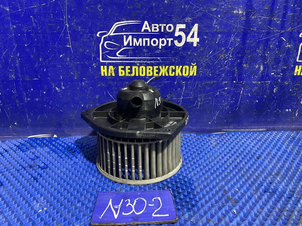 Моторчик печки NISSAN R'NESSA 1997