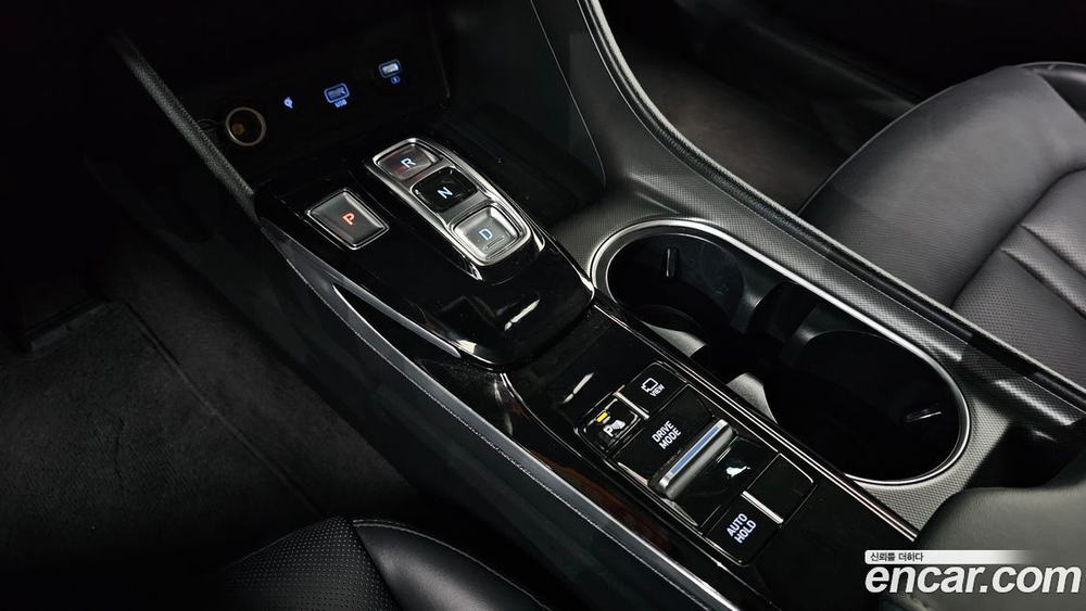 Hyundai Sonata Hybrid (DN8) Premium (12.2020)