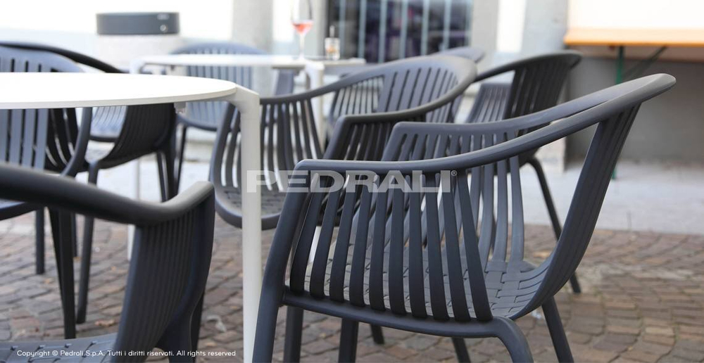 Кресло пластиковое Pedrali Tatami, серый