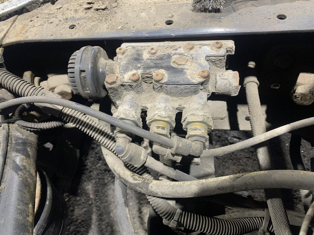 Кран уровня пола главный