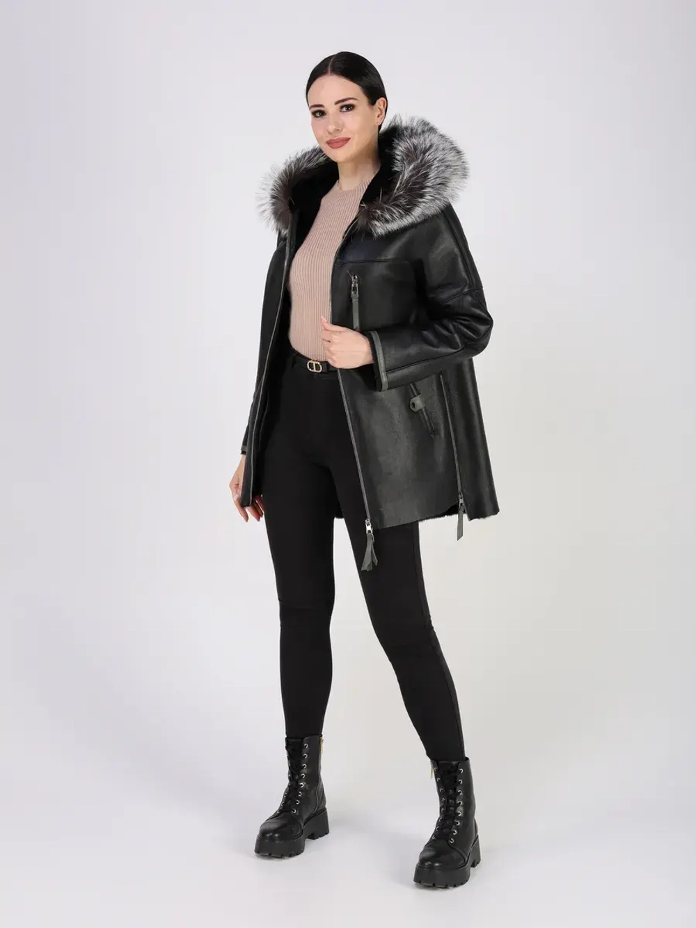 Дубленка зимняя натуральная с капюшоном