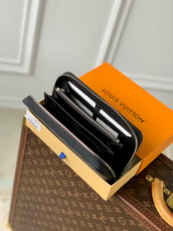Louis Vuitton Zippy XL Wallet