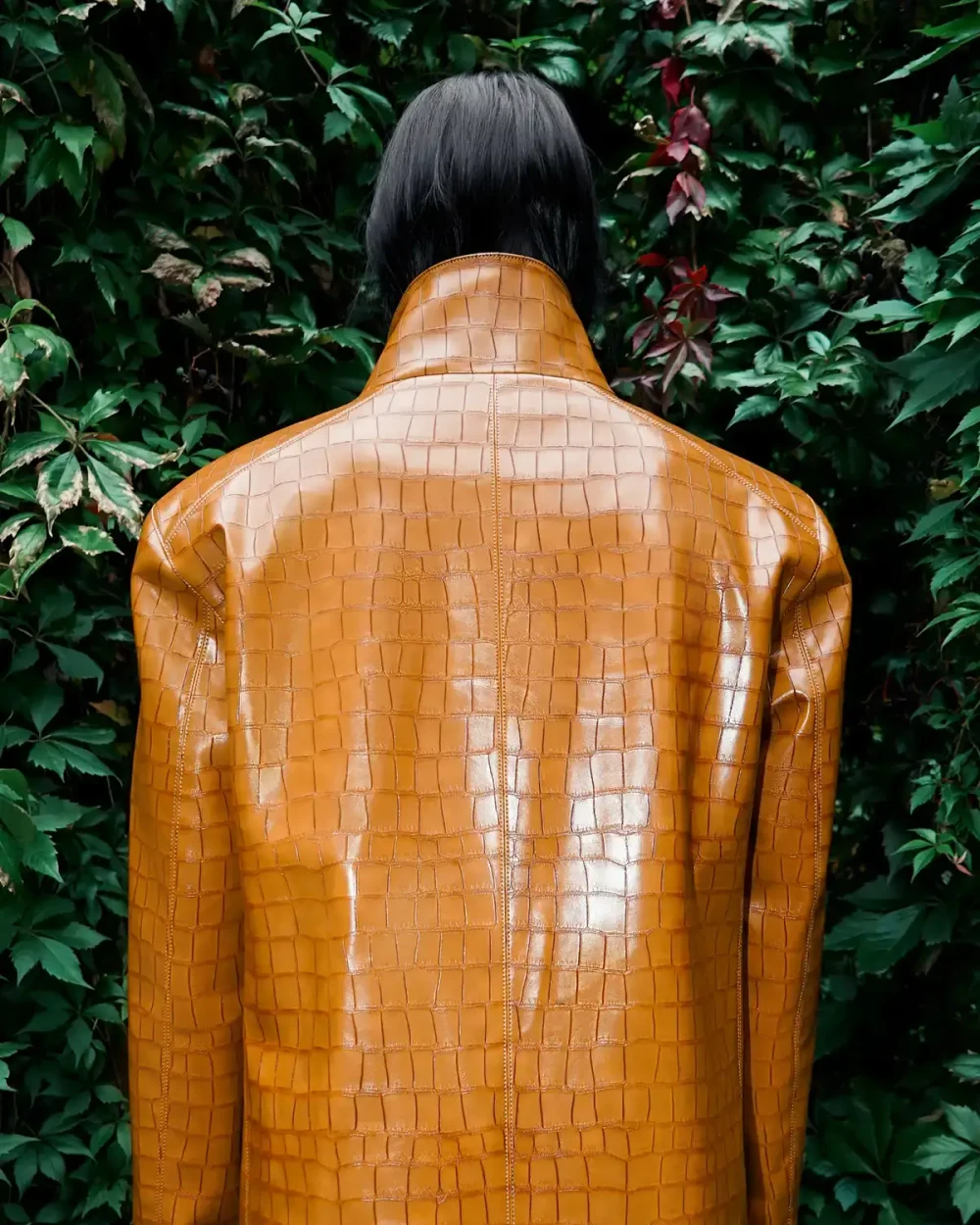 Пальто из экокожи под рептилию