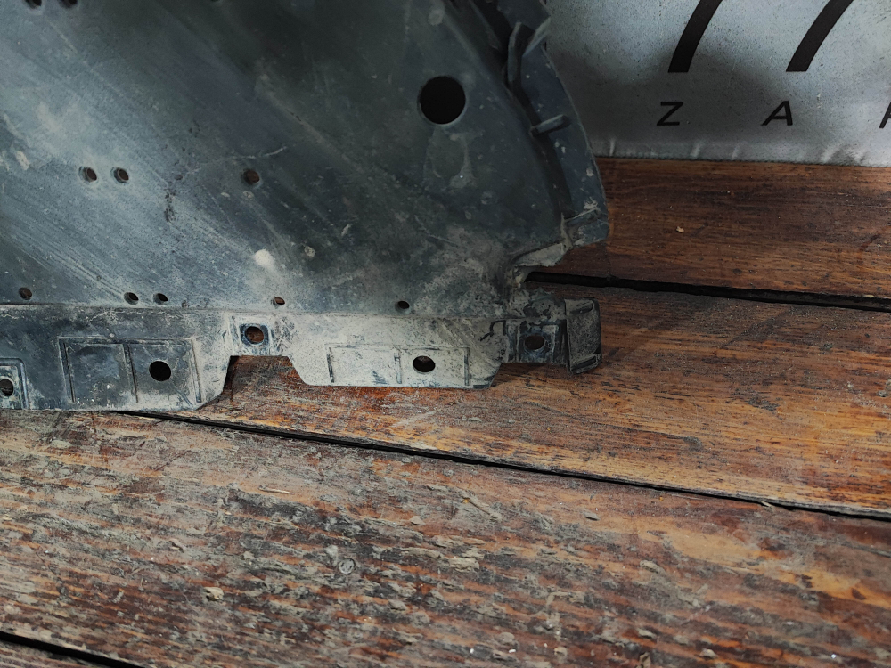 Пыльник переднего бампера Geely Tugella 19-нв Б/У Оригинал 6010111700