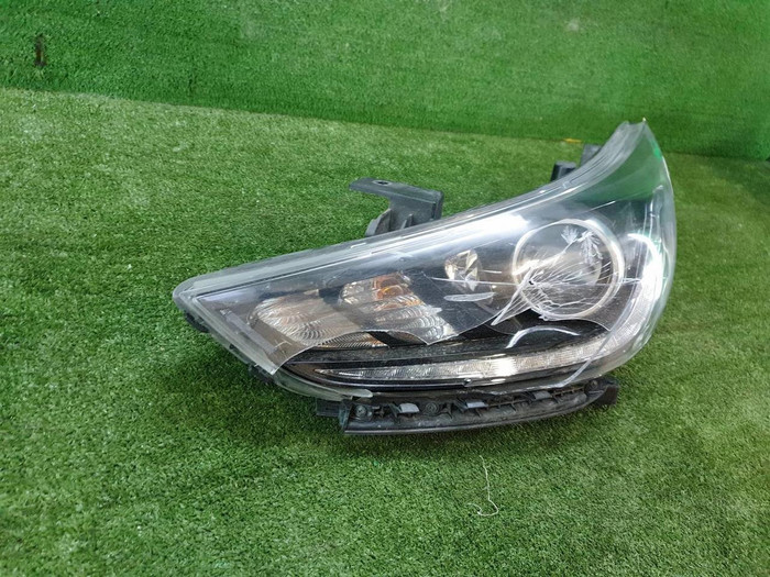 Битая Фара левая Hyundai Solaris 2 (2017-2020) галоген